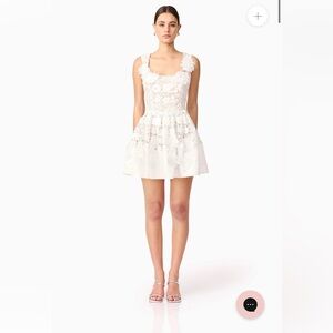 elliatt margot white 3d floral applique lace mini bridal dress size small NEW